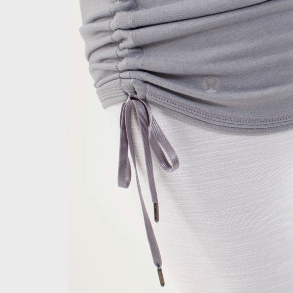 *Rare* Lululemon Power Class tee in white - Picture 8 of 13